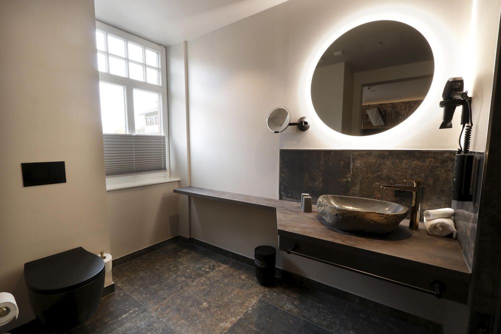 Modernes Bad im Reinhardts Hotel