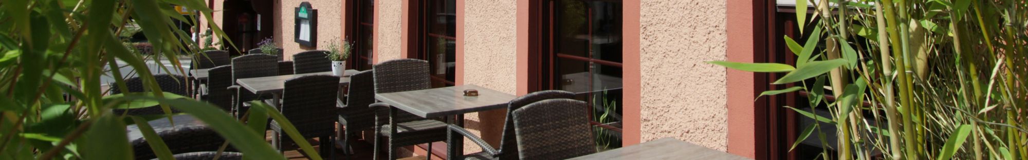 Terrasse vorm Restaurant Reichsadler
