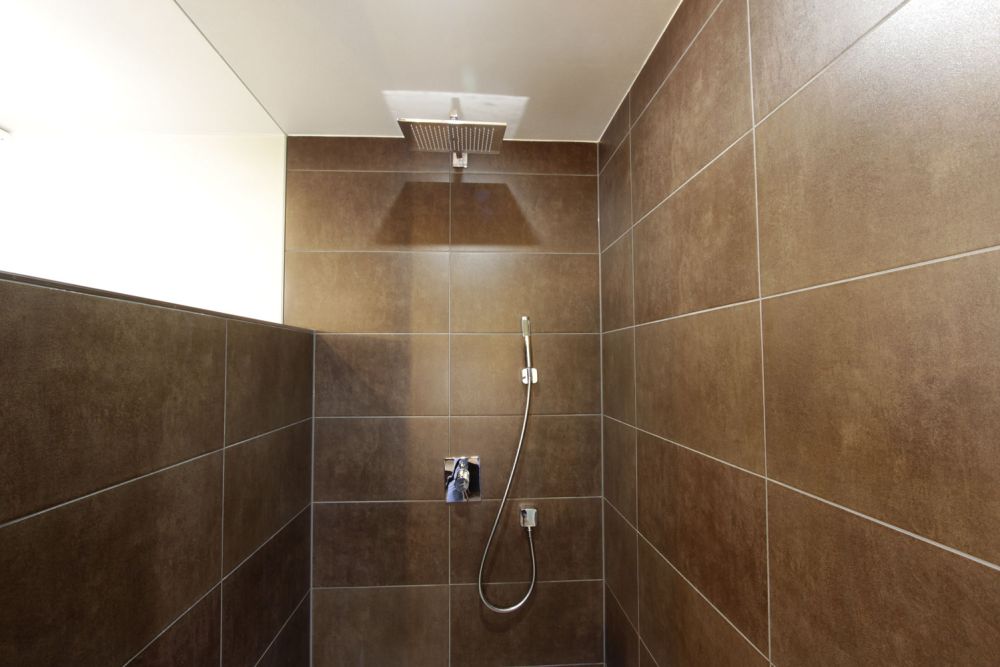 Moderne Regendusche